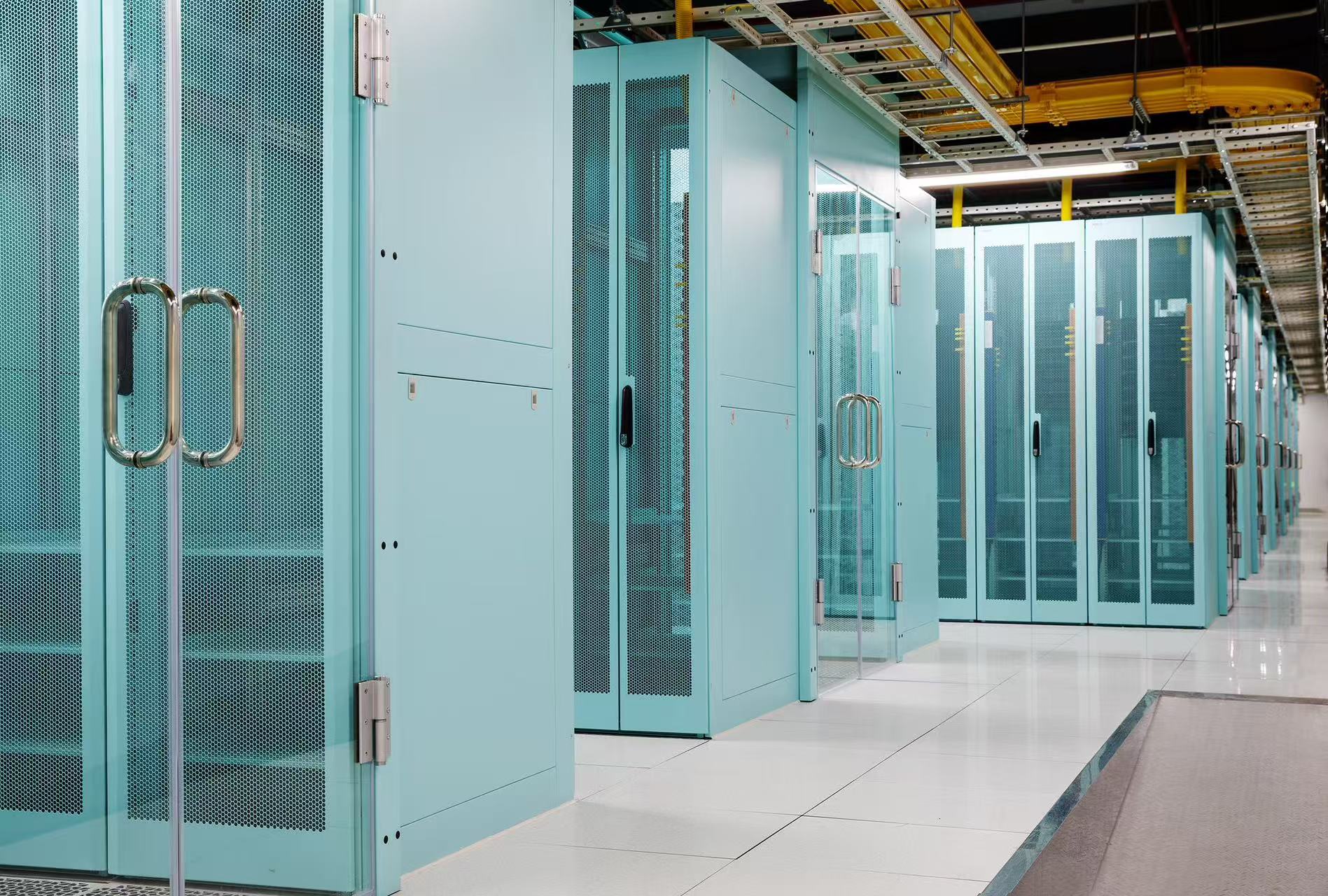 2026年最新北京酒仙桥M8机房服务器托管价格？